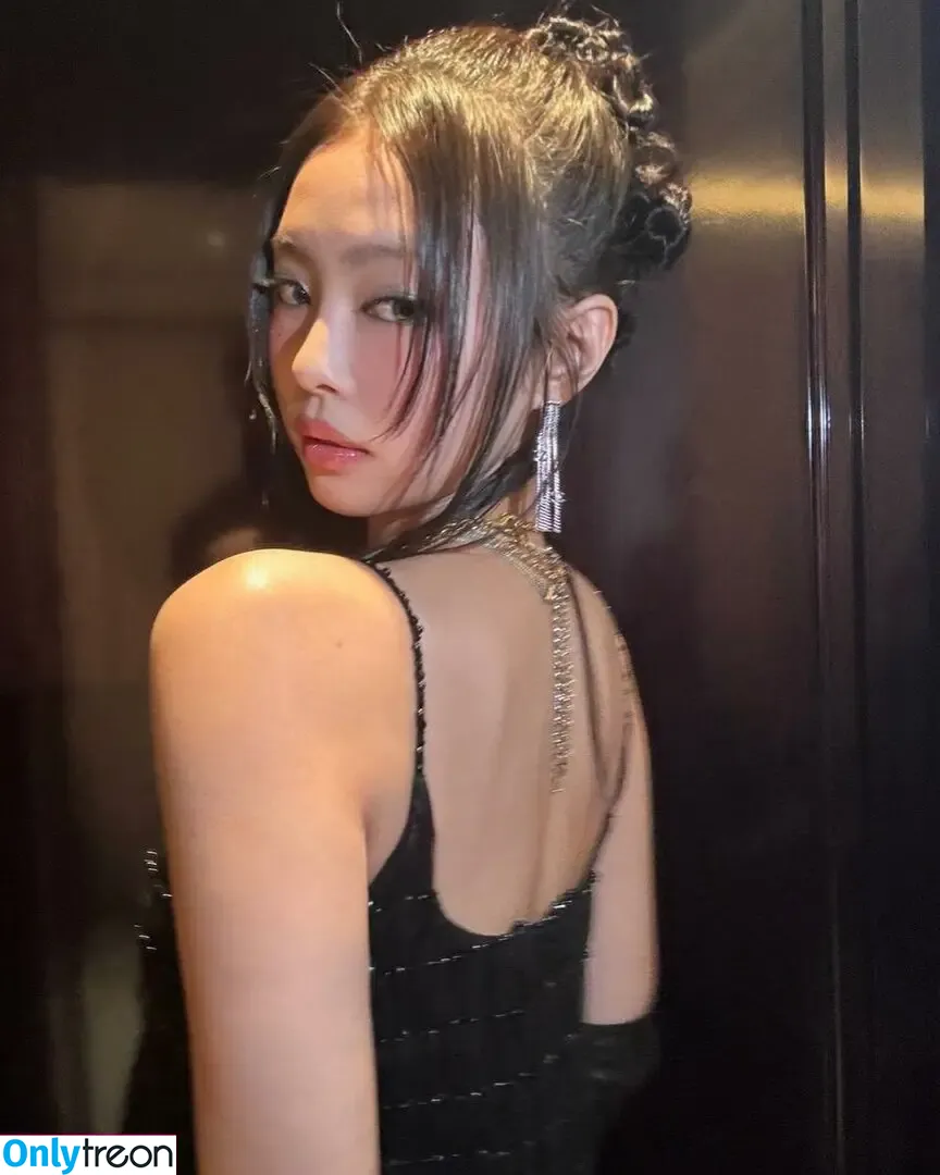 Jennie | BLΛƆKPIИK nude photo #0763 (Blackpink / jennierubyjane / sheflieshigh)