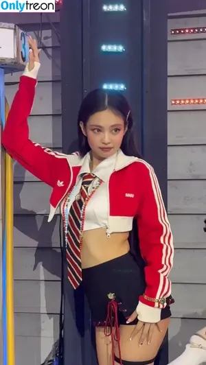 Jennie | BLΛƆKPIИK / Blackpink / jennierubyjane / sheflieshigh nude photo #1377