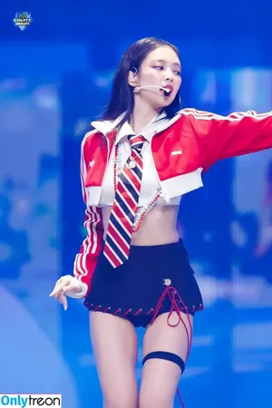 Jennie | BLΛƆKPIИK / Blackpink / jennierubyjane / sheflieshigh nude photo #1437