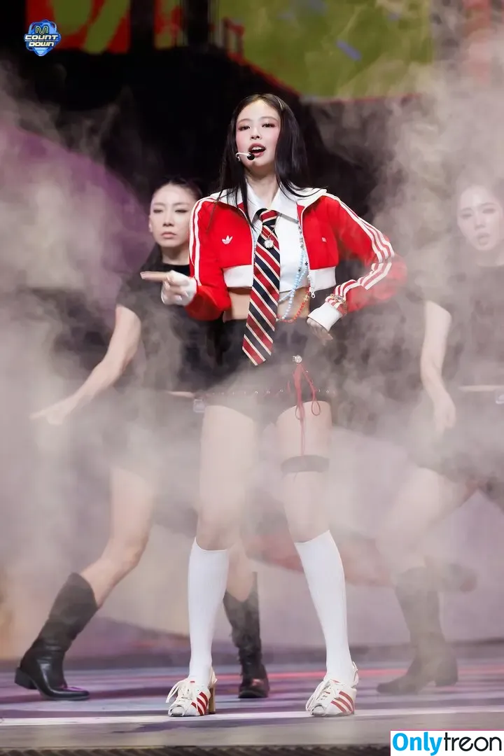 Jennie | BLΛƆKPIИK nude photo #1421 (Blackpink / jennierubyjane / sheflieshigh)