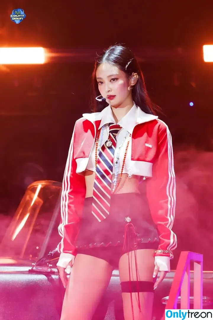 Jennie | BLΛƆKPIИK nude photo #1433 (Blackpink / jennierubyjane / sheflieshigh)