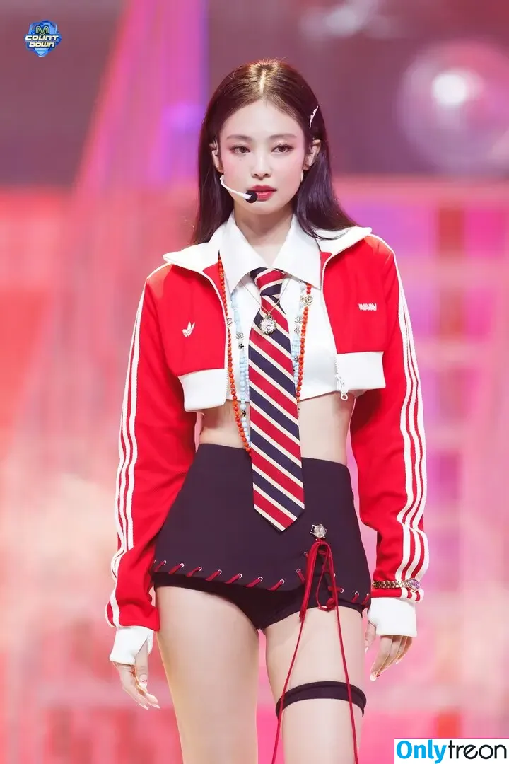 Jennie | BLΛƆKPIИK nude photo #1434 (Blackpink / jennierubyjane / sheflieshigh)