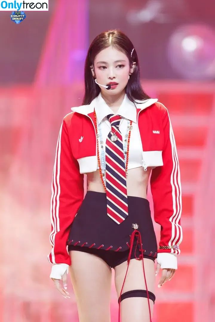 Jennie | BLΛƆKPIИK nude photo #1435 (Blackpink / jennierubyjane / sheflieshigh)