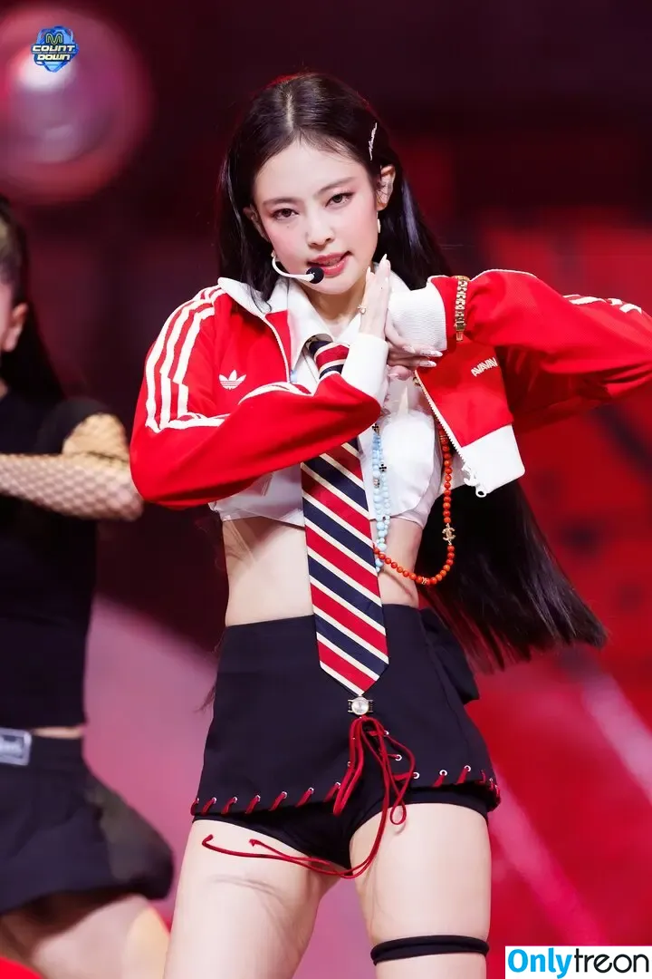 Jennie | BLΛƆKPIИK nude photo #1444 (Blackpink / jennierubyjane / sheflieshigh)
