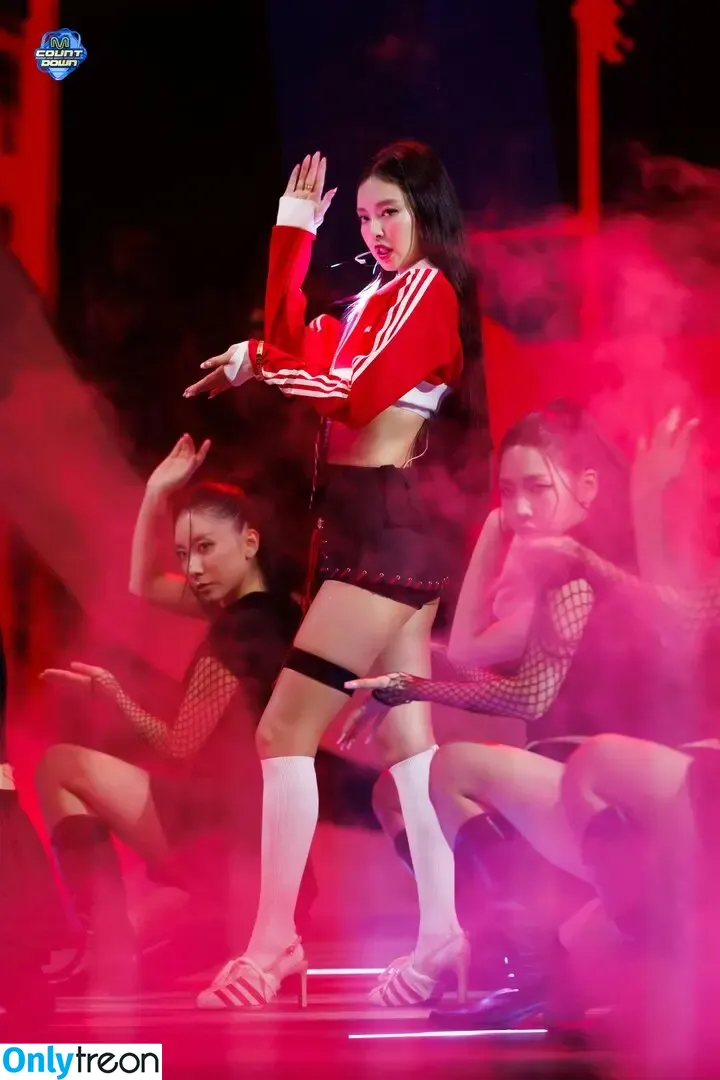 Jennie | BLΛƆKPIИK nude photo #1461 (Blackpink / jennierubyjane / sheflieshigh)