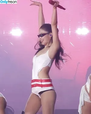 Jennie | BLΛƆKPIИK / Blackpink / jennierubyjane / sheflieshigh nude photo #2934
