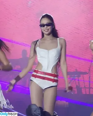 Jennie | BLΛƆKPIИK / Blackpink / jennierubyjane / sheflieshigh nude photo #2935
