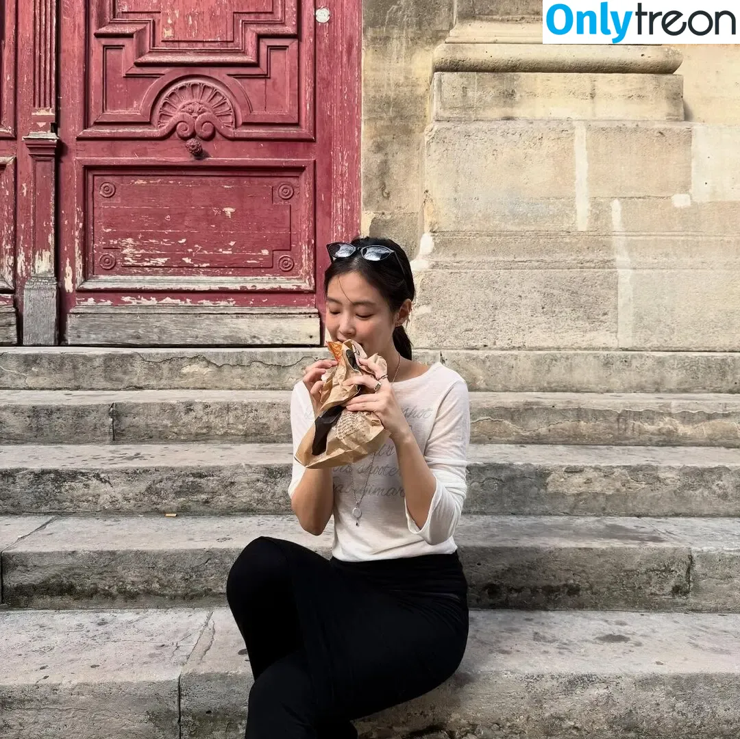 Jennie | BLΛƆKPIИK nude photo #2975 (Blackpink / jennierubyjane / sheflieshigh)