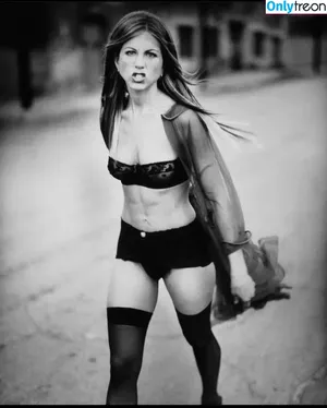 Jennifer Aniston / jenniferaniston nude photo #0548