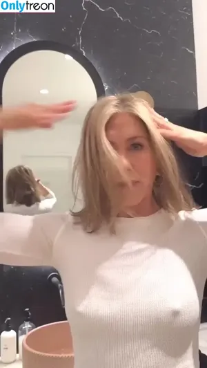 Jennifer Aniston / jenniferaniston nude photo #0600