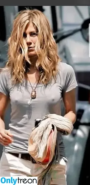 Jennifer Aniston / jenniferaniston nude photo #0670