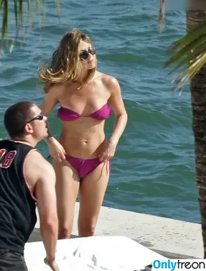 Jennifer Aniston / jenniferaniston nude photo #0726