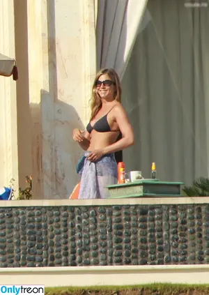 Jennifer Aniston / jenniferaniston nude photo #0862