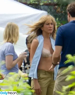 Jennifer Aniston / jenniferaniston nude photo #0983