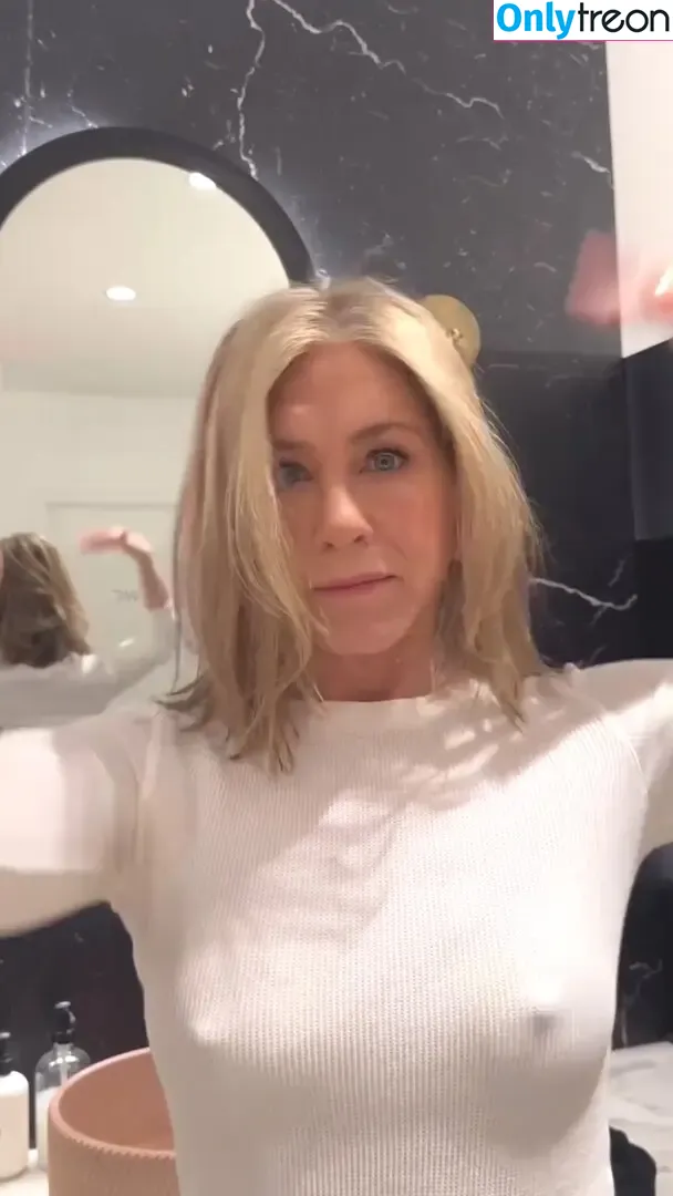 Jennifer Aniston nude photo #0601 (jenniferaniston)
