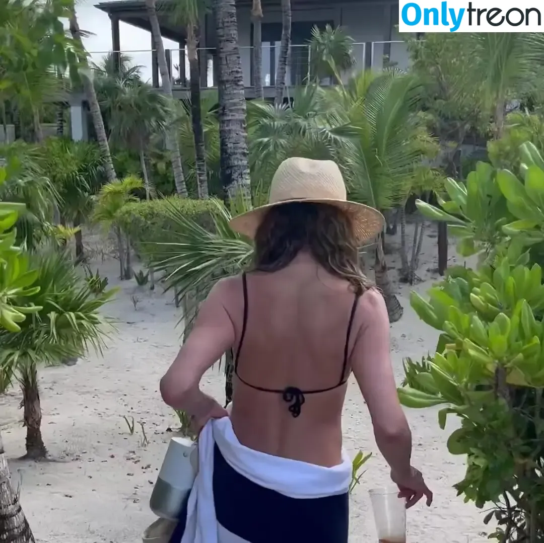 Jennifer Aniston nude photo #0786 (jenniferaniston)