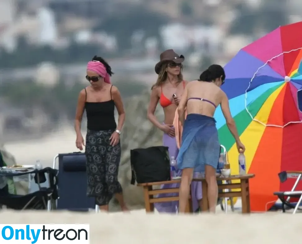 Jennifer Aniston nude photo #0841 (jenniferaniston)