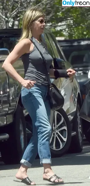 Jennifer Aniston / jenniferaniston nude photo #1003