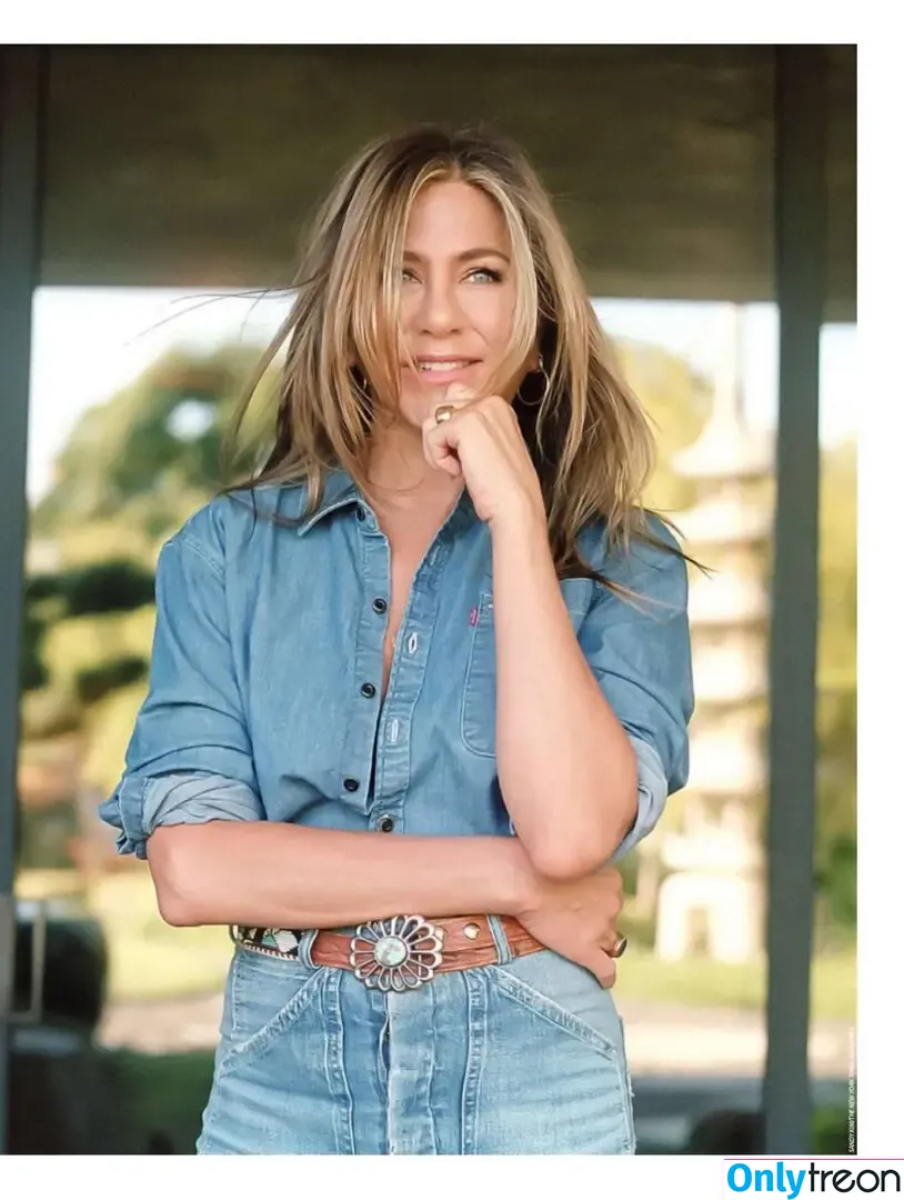 Jennifer Aniston nude photo #1283 (jenniferaniston)