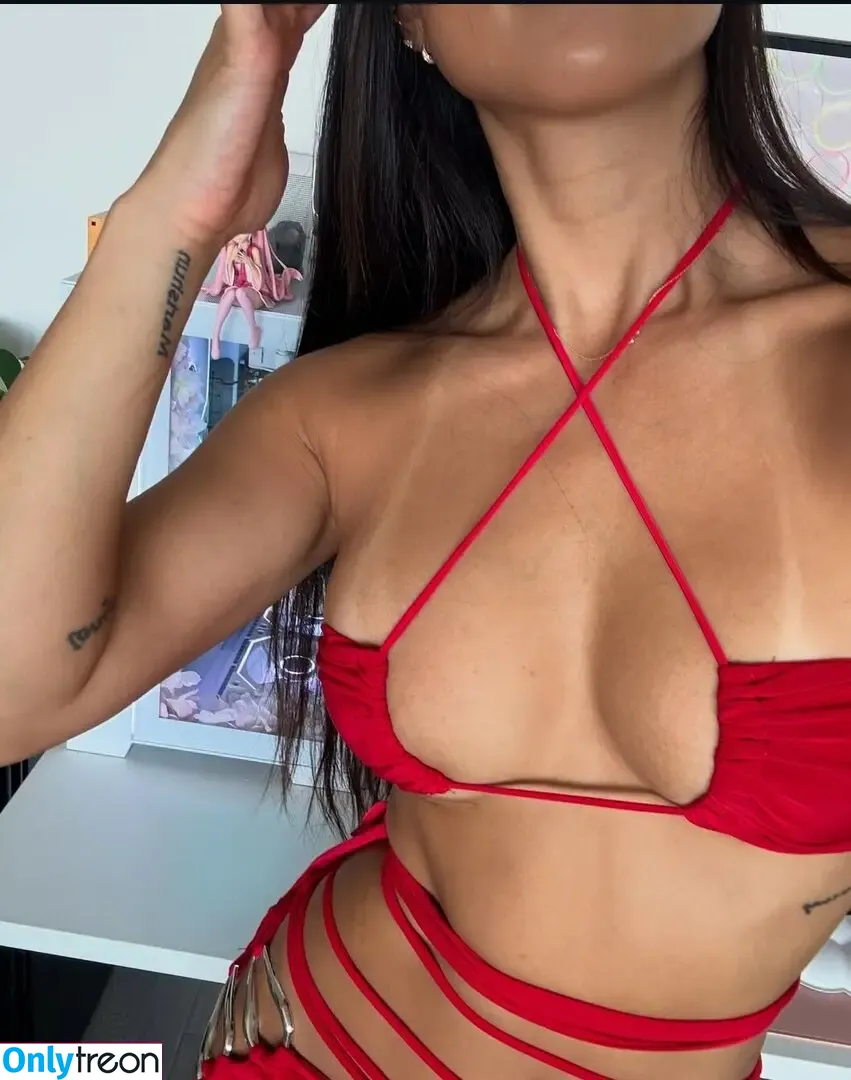 Jennifer Chong nude photo #0308 (jennifer__chong / jennifer_chong)