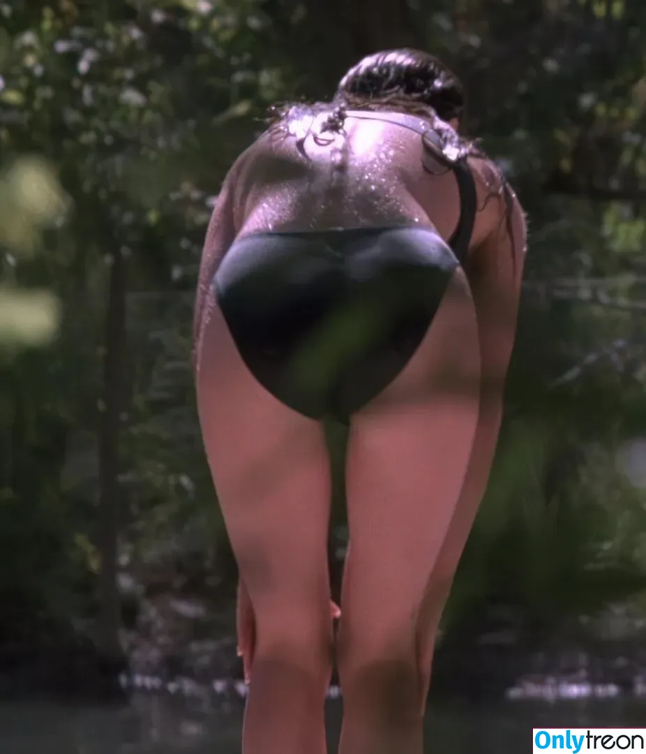 Jennifer Connelly nude photo #0352 (jenniferconnelly_)