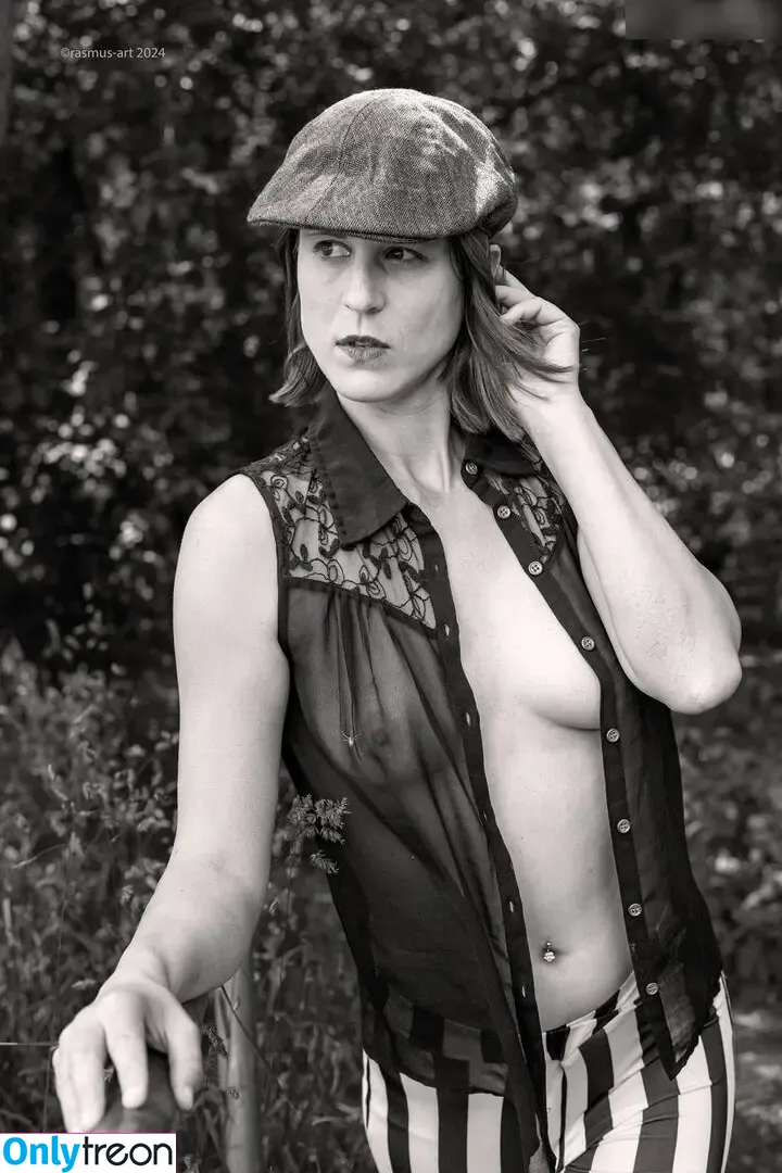 Jennifer Jacques nude photo #0268 (rosenduft23)