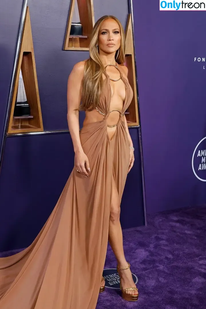 Jennifer Lopez nude photo #4825 (JLo / jennifer_jlo)