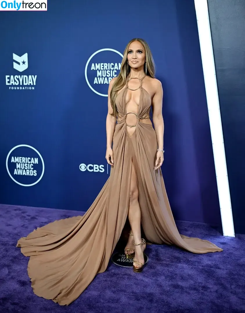 Jennifer Lopez nude photo #4840 (JLo / jennifer_jlo)
