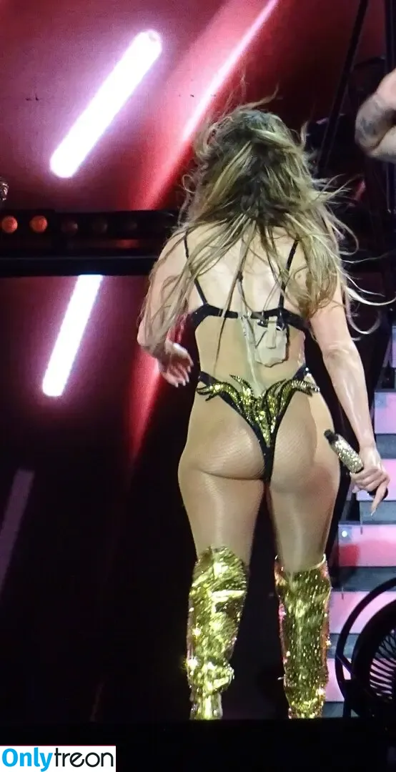 Jennifer Lopez nude photo #4849 (JLo / _jeenni2 / jennifer_jlo)