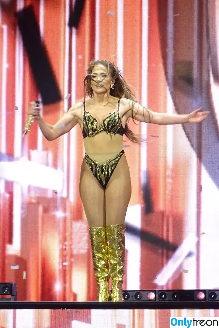 Jennifer Lopez nude photo #4851 (JLo / _jeenni2 / jennifer_jlo)