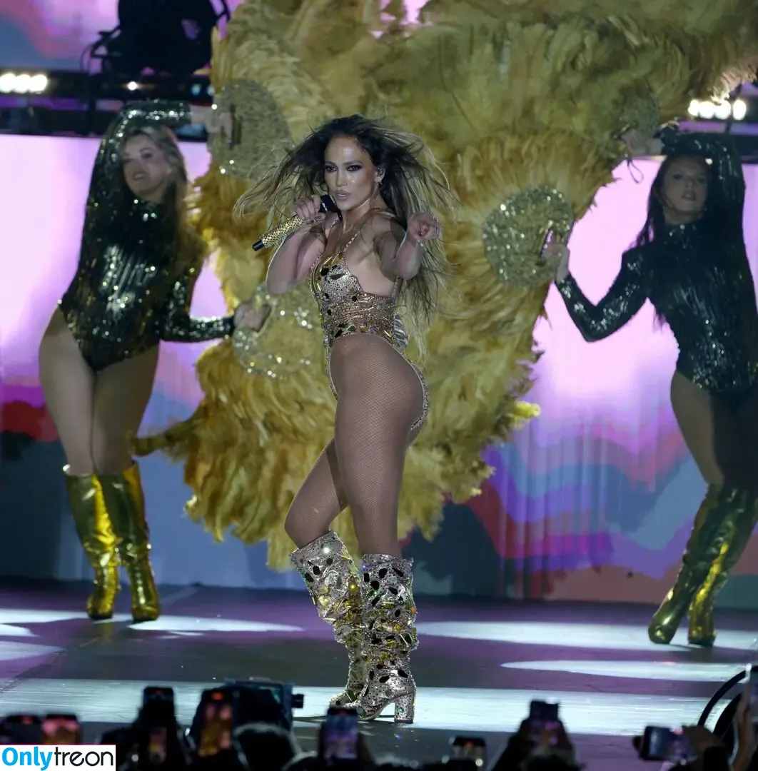 Jennifer Lopez nude photo #4874 (JLo / _jeenni2 / jennifer_jlo)