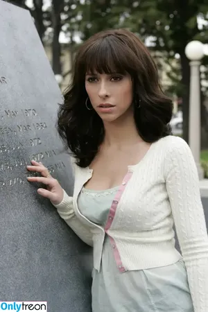 Jennifer Love Hewitt / jenniferlovehewitt nude photo #0645