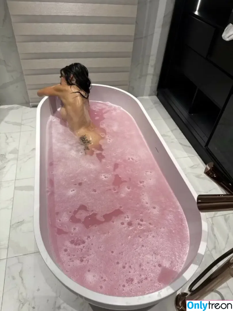 Jennifer Ngo nude photo #0054 (ennifer.j / thisjenn)