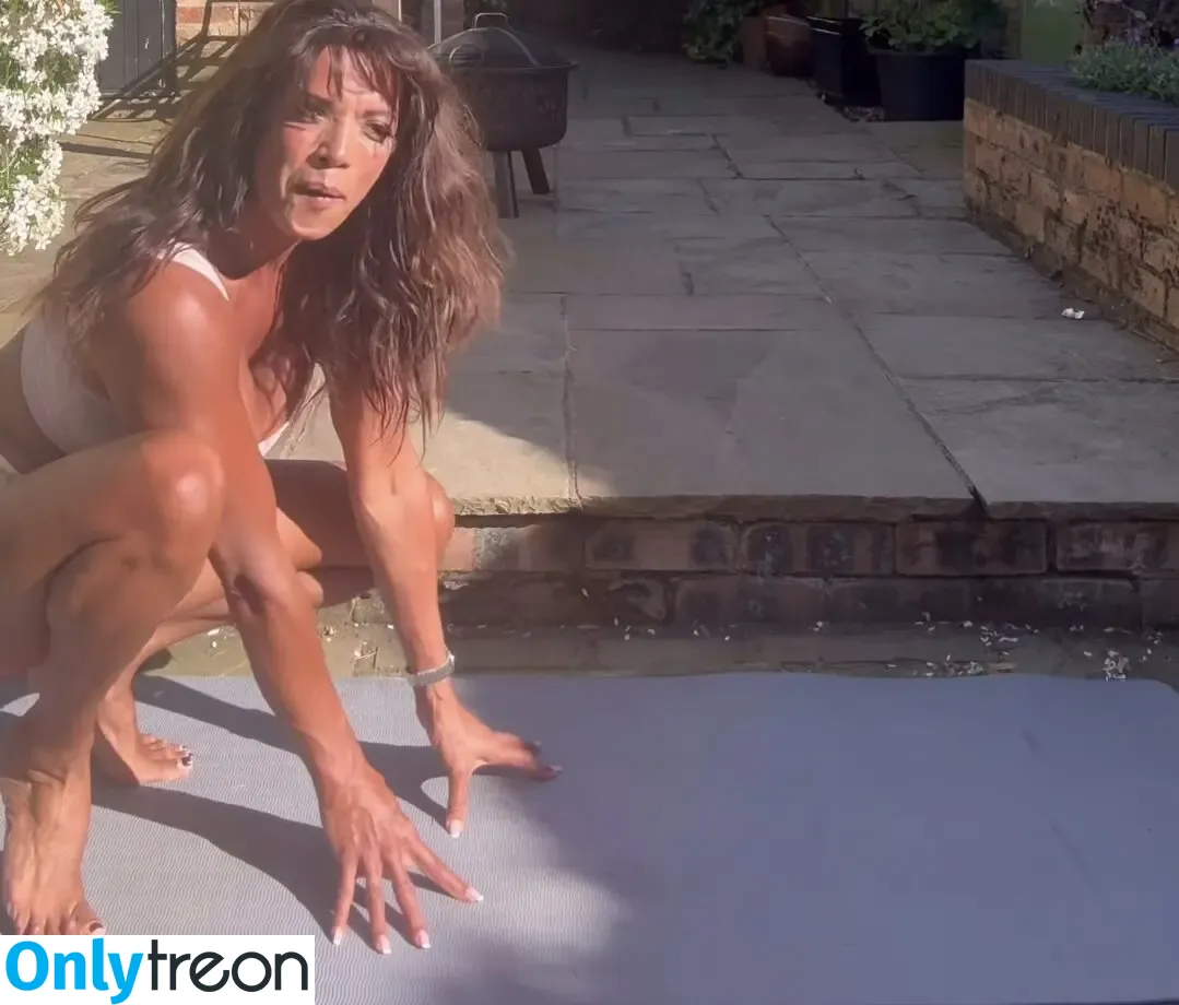 Jenny Powell nude photo #0324 (jennypowelltv)