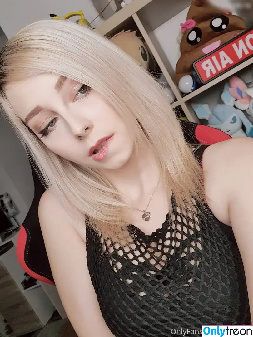 JenNyan nude photo #0082 (jen.nyan / xjennyan)