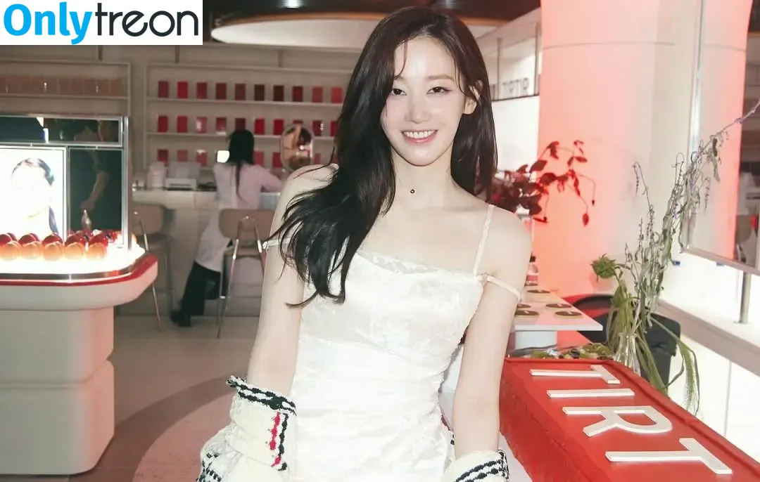 Jeon Jong-seo nude photo #0062 (wjswhdtj94)