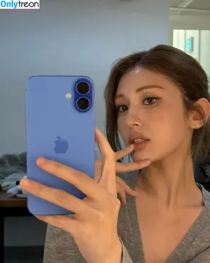 Jeon Somi/ENNIK SOMI / Jeon Somi / somsomi0309 nude photo #0007