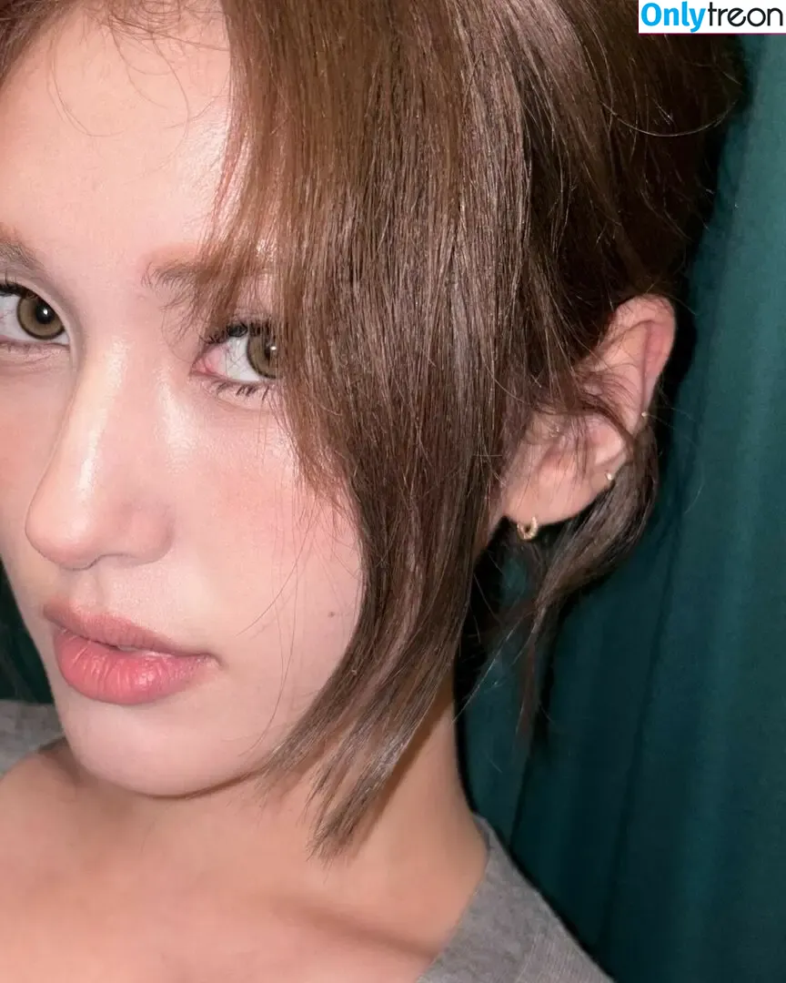 Jeon Somi/ENNIK SOMI nude photo #0006 (Jeon Somi / somsomi0309)