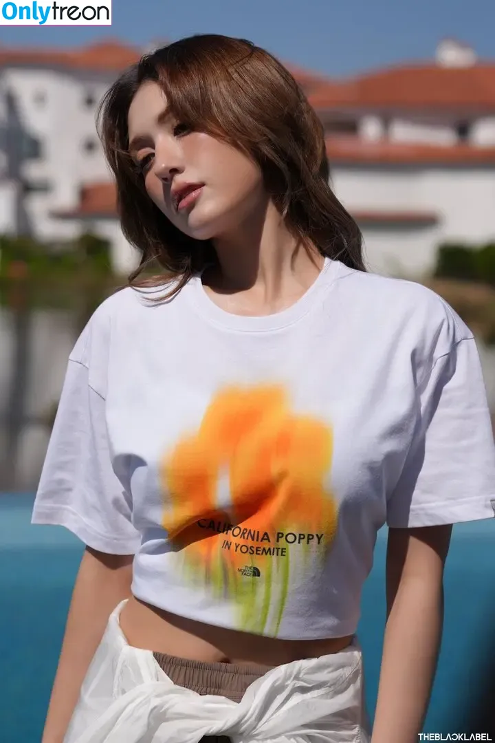 Jeon Somi nude photo #0441 (ENNIK SOMI / somsomi0309)