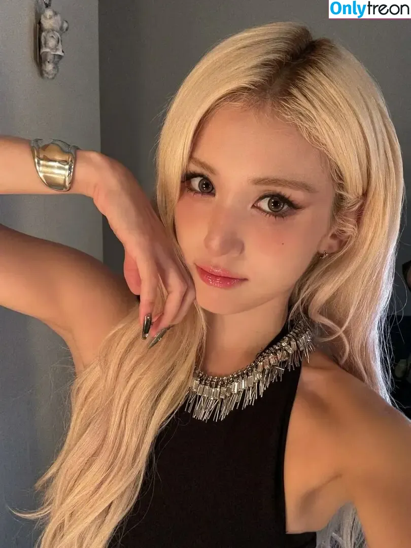 Jeon Somi nude photo #0479 (ENNIK SOMI / somsomi0309)