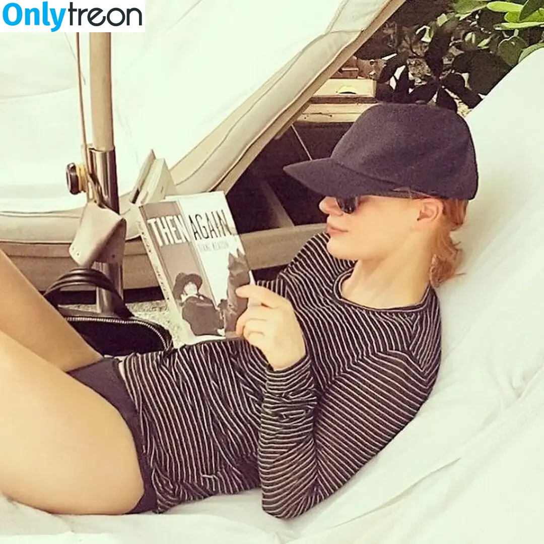 Jessica Chastain nude photo #1168 (jessicachastain)