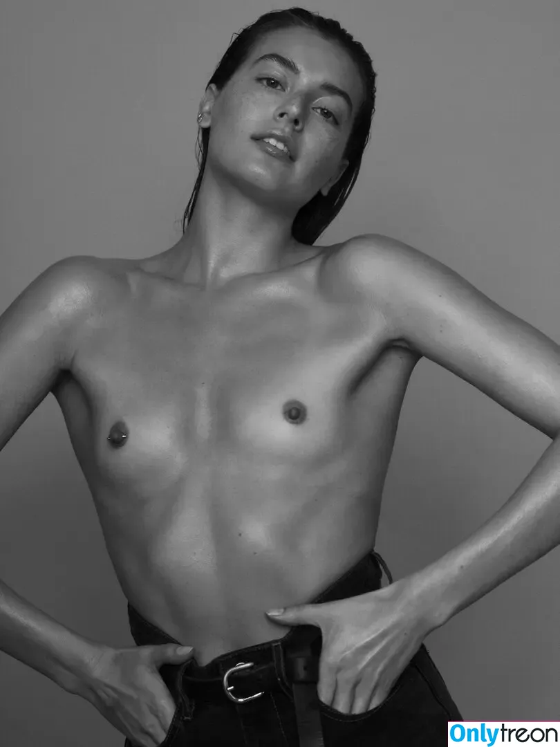 Jessica Clements nude photo #0086 (jessicaclements / treats)