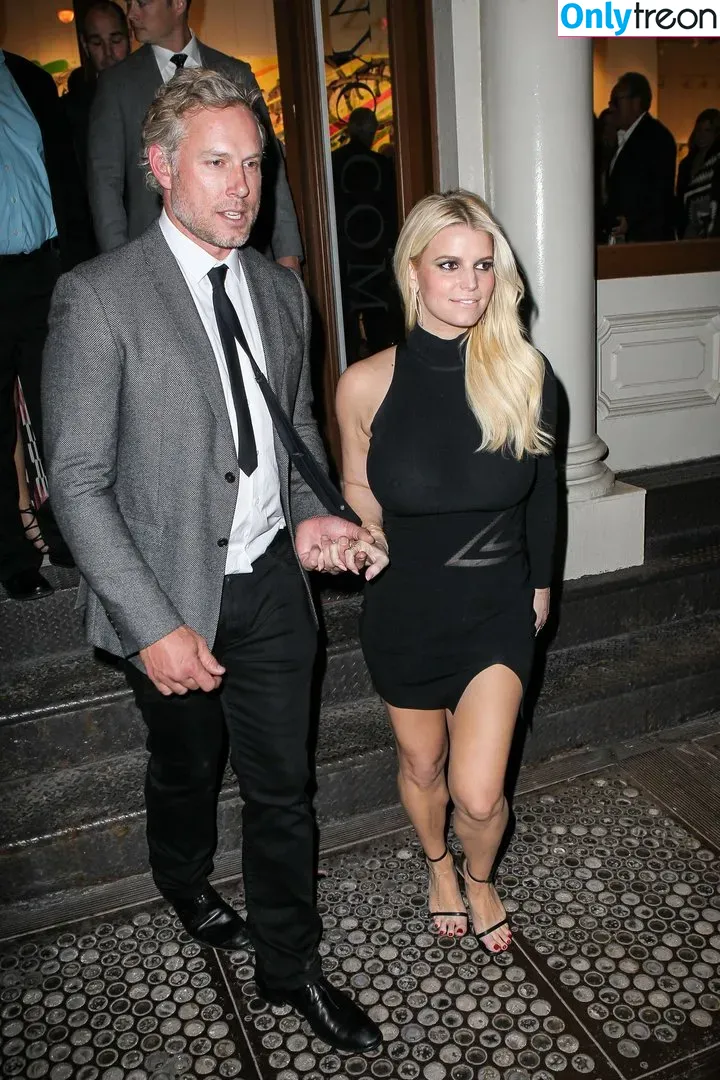 Jessica Simpson nude photo #0108 (52529184 / JessicaSimpson)