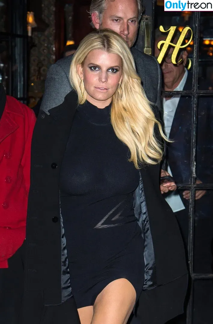 Jessica Simpson nude photo #0111 (52529184 / JessicaSimpson)