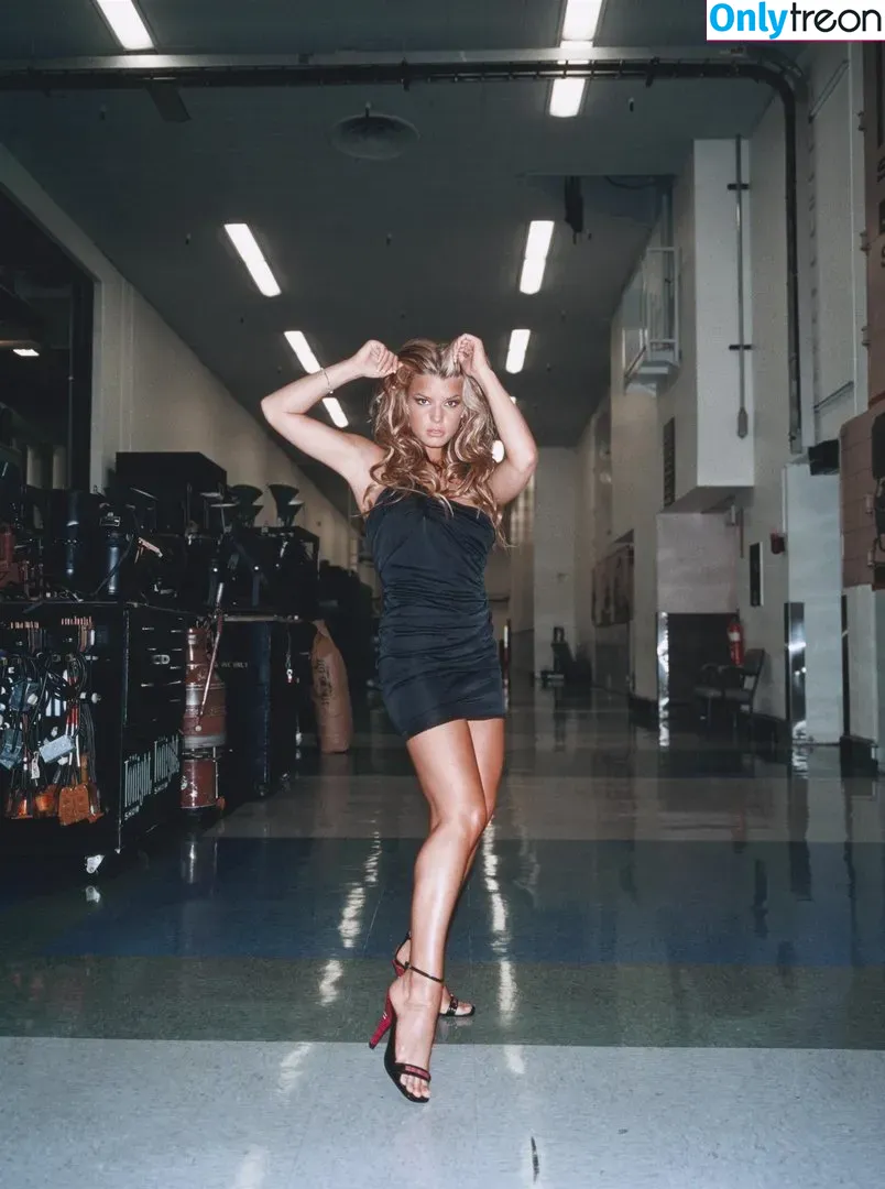 Jessica Simpson nude photo #0191 (52529184 / JessicaSimpson)