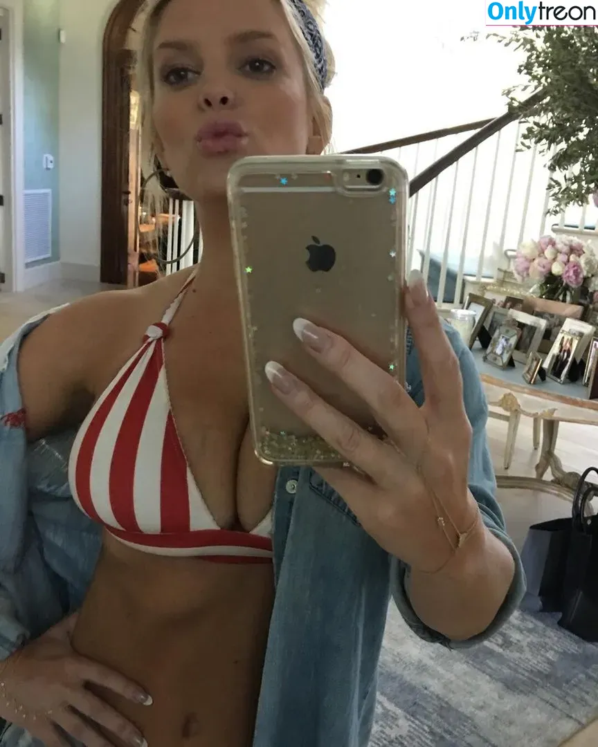 Jessica Simpson nude photo #0251 (52529184 / JessicaSimpson)