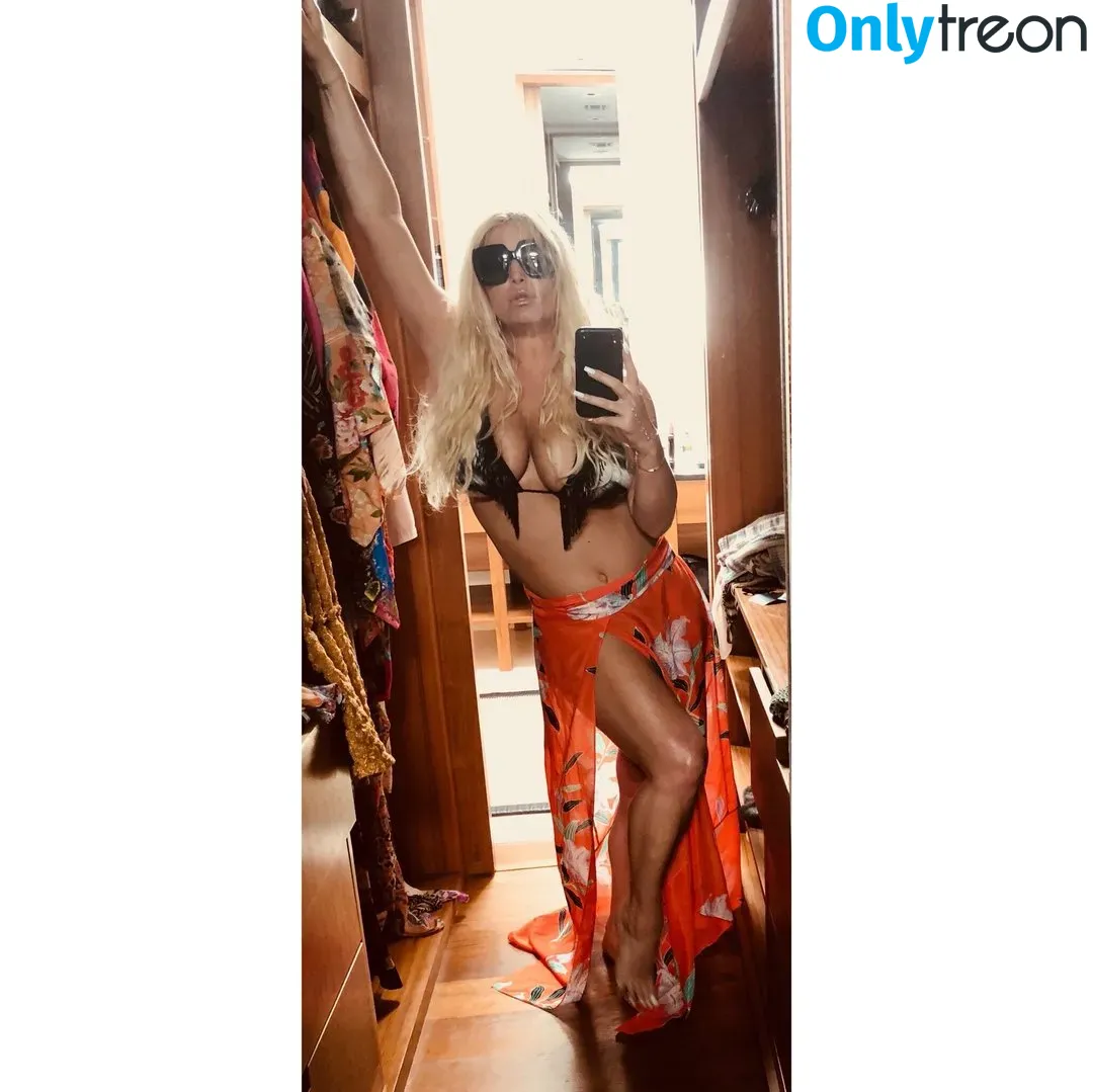 Jessica Simpson nude photo #0256 (52529184 / JessicaSimpson)