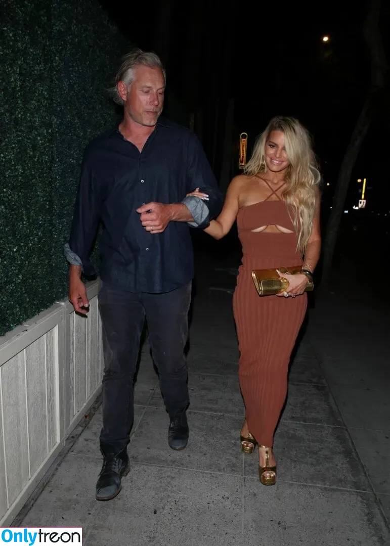 Jessica Simpson nude photo #0273 (52529184 / JessicaSimpson)