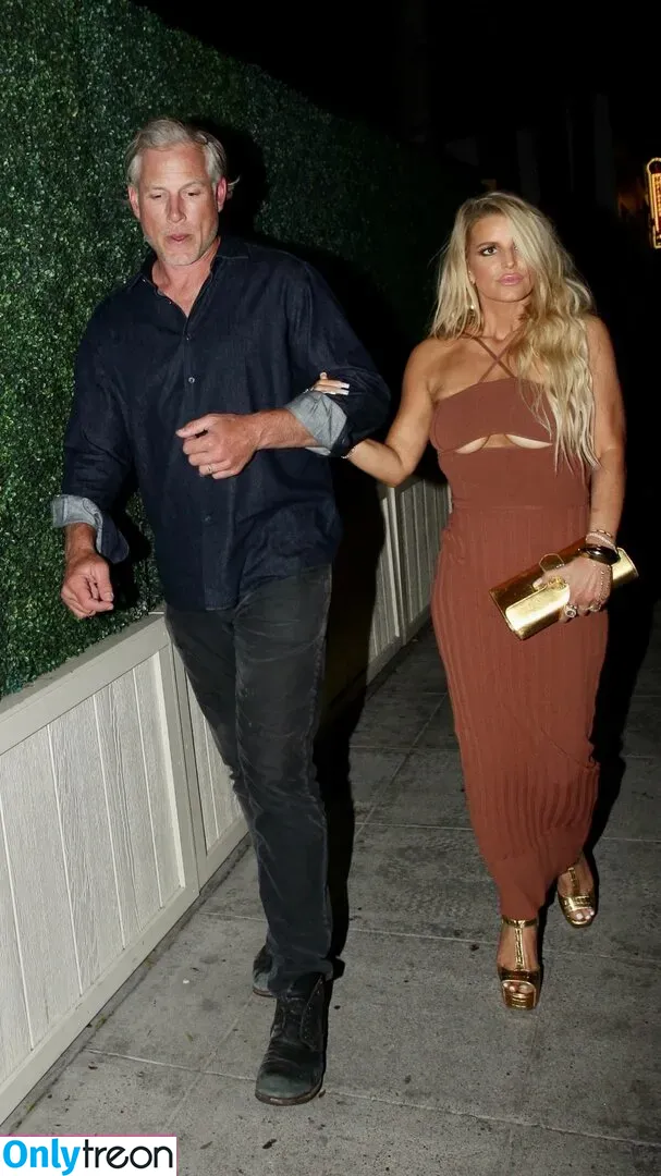 Jessica Simpson nude photo #0275 (52529184 / JessicaSimpson)
