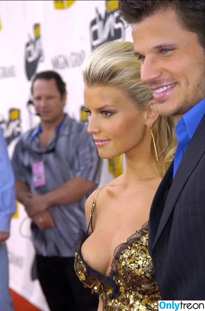 Jessica Simpson nude photo #0376 (52529184 / JessicaSimpson)